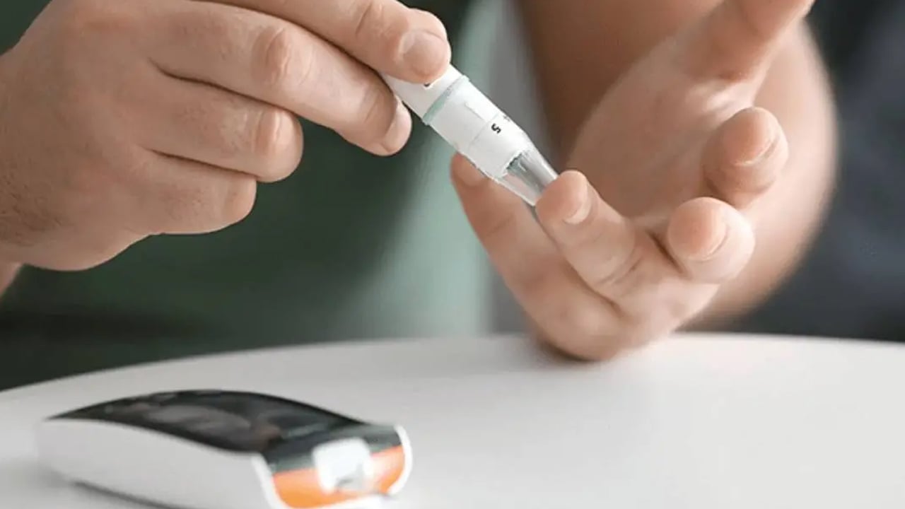 Kalp - Damar hastalığına sahip olanlar dikkat: Orta yaşta iki büyük risk! Kontrol altına, birlikte ele alınmalı!