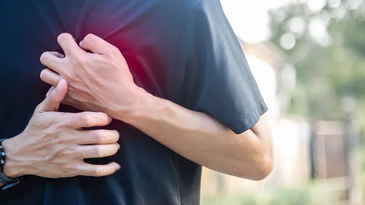 Foto - Kalp krizi sinyali olabilir, mide ağrısı deyip geçmeyin! Uzman hafife almayın deyip tehlikeyi açıkladı! Dikkat diyorlar