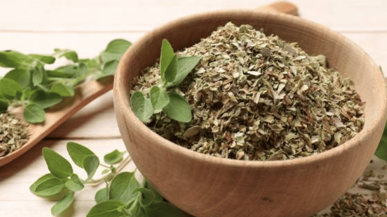 Kalp ve damar hastalıkları bile... Mutfaktaki doğal antibiyotik: Bir tutamı bile...