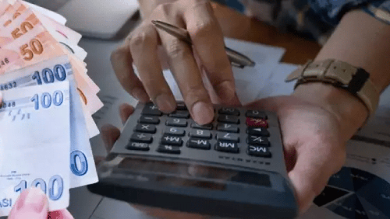 Foto - Kamu-Sen’den maaşlara dair ek iyileştirme ve refah payı önerisi