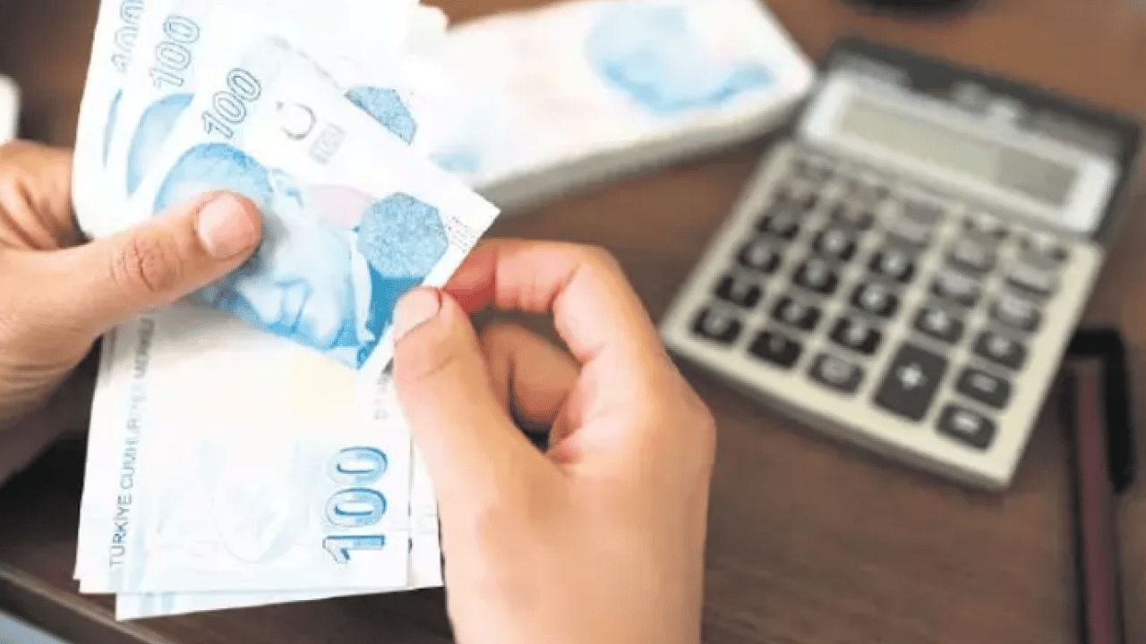 Foto - Kamu-Sen’den maaşlara dair ek iyileştirme ve refah payı önerisi