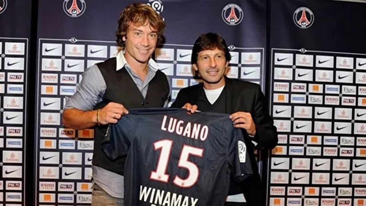 Foto - Kamufle olup taraftarın içine sızmış! Fenerbahçe tribünündeki gizemli isim ortaya çıktı