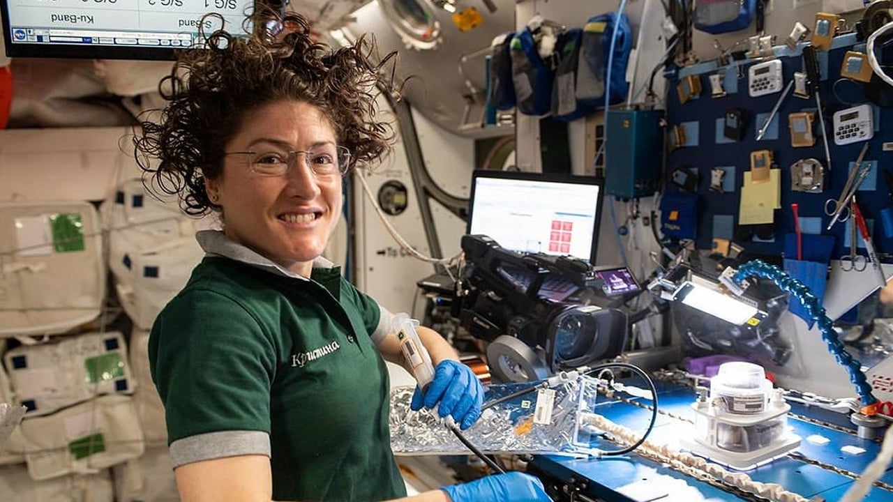 Foto - Kanadalı ve üç Amerikalıyı taşıyan roketi NASA fırlattı! Bir ilke imza atıldı: Ay'a ilk kez kadın astronot gidiyor