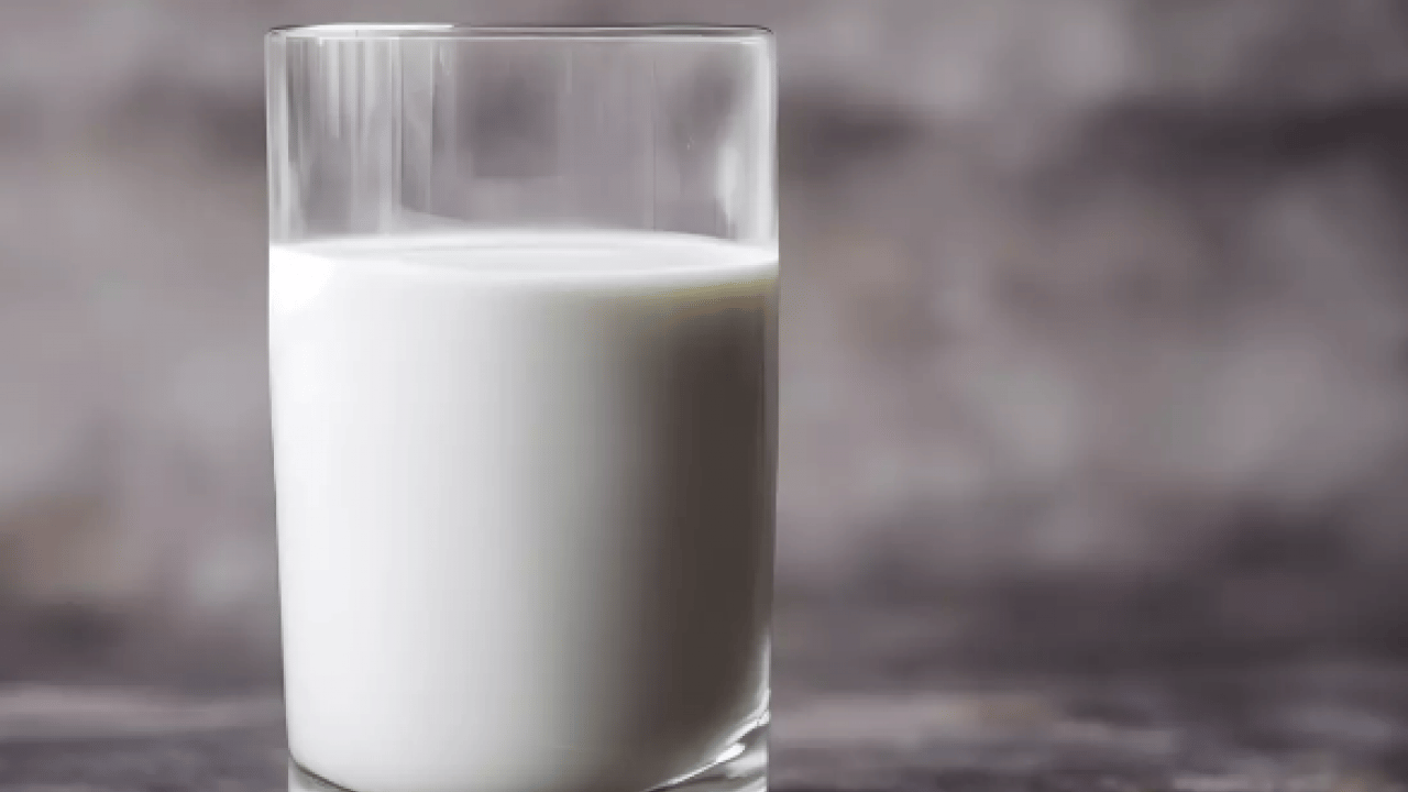 Foto - Kapak rafında muhafaza ise... Buzdolabındaki yerine dikkat! Paket süt riski...