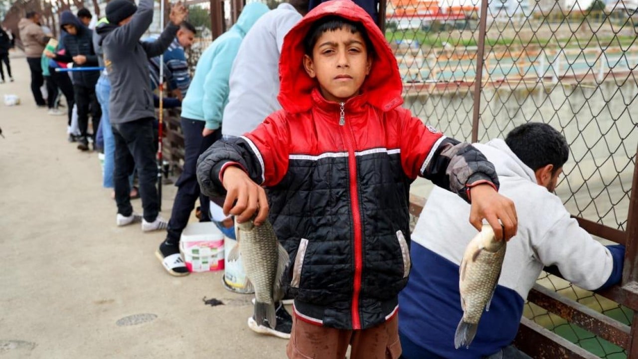 Foto - Kapaklar açıldı, herkes nehre koştu Barajla gelen bereket kovaları doldurdu