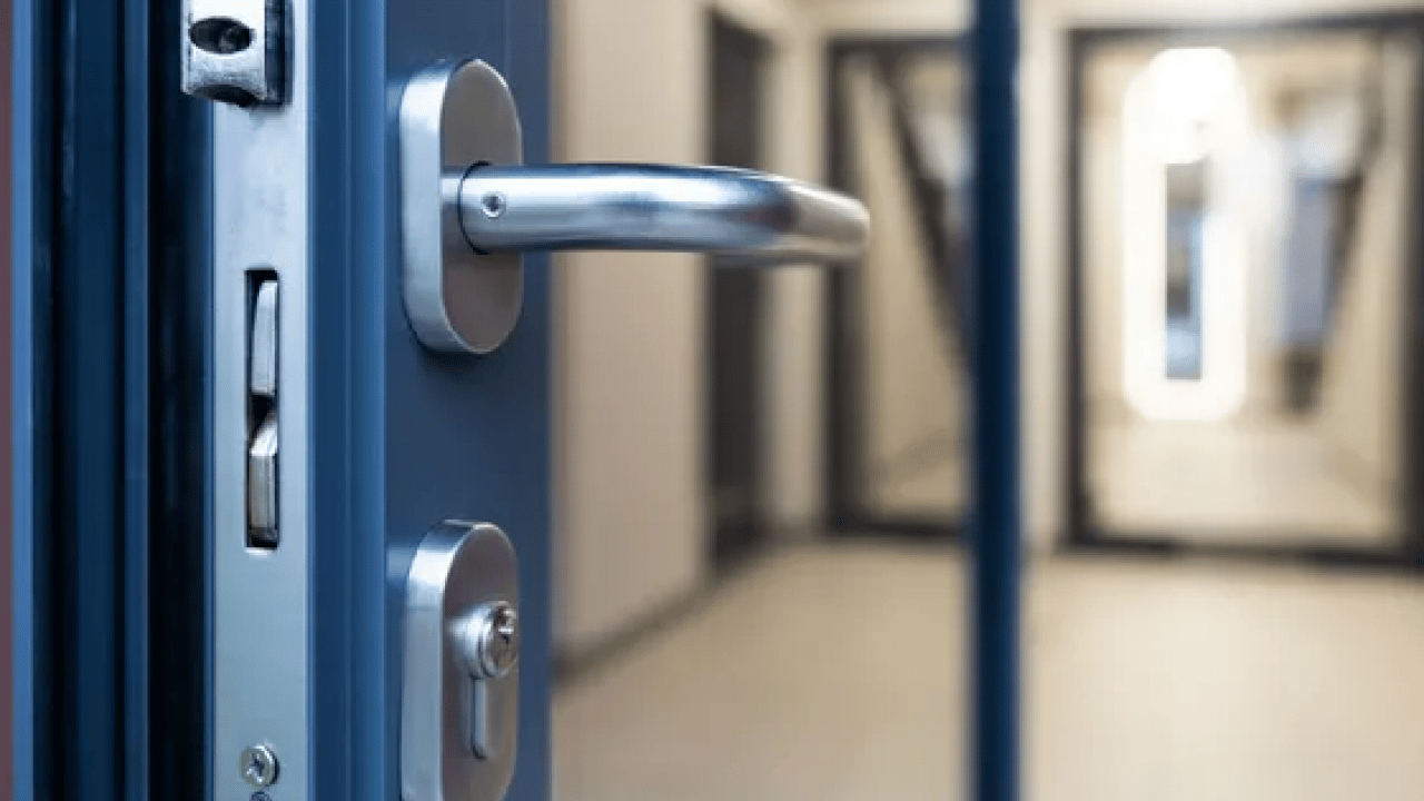 Foto - Kapı kilidindeki bu işarete dikkat! Ev güvenliğinde tüm dikkatinizi gelişmiş alarm...