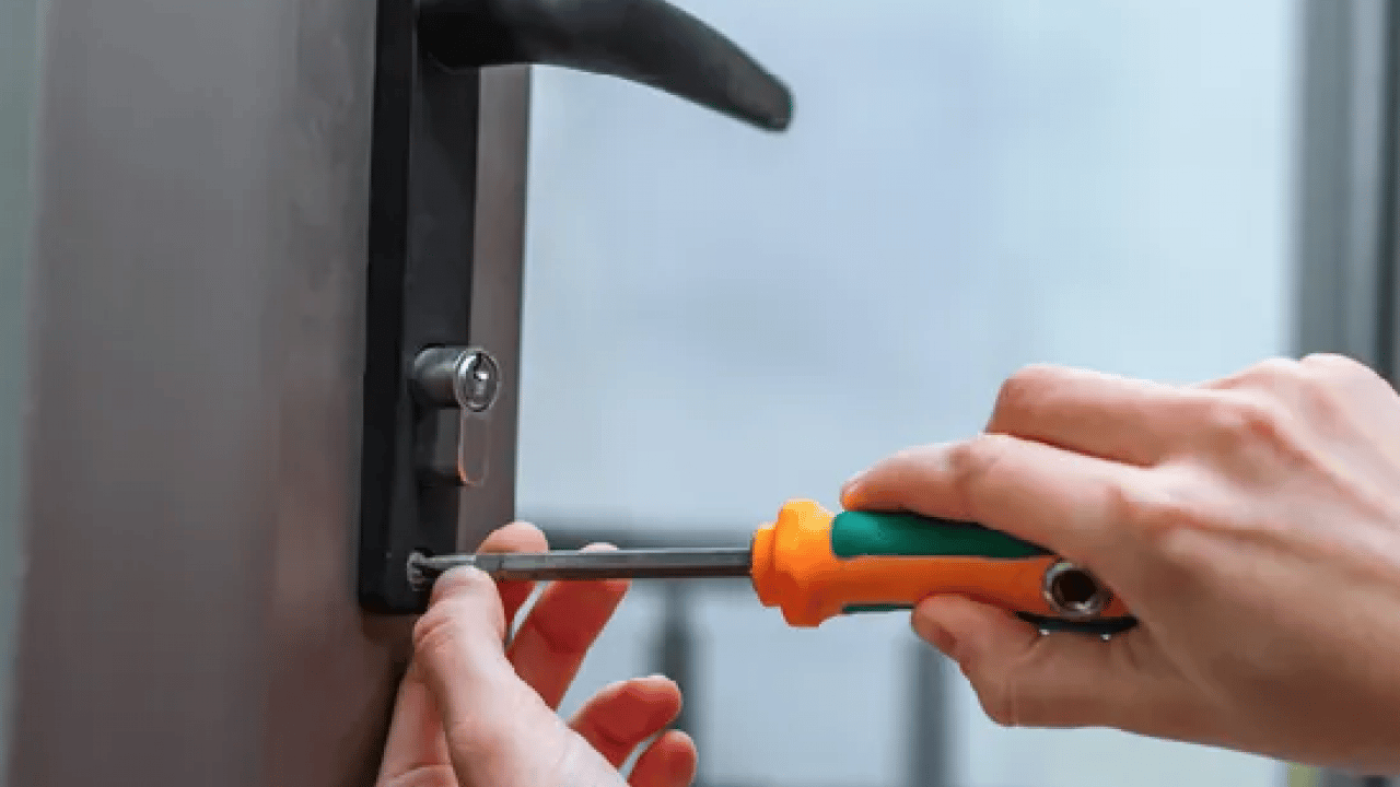 Foto - Kapı kilidindeki bu işarete dikkat! Ev güvenliğinde tüm dikkatinizi gelişmiş alarm...