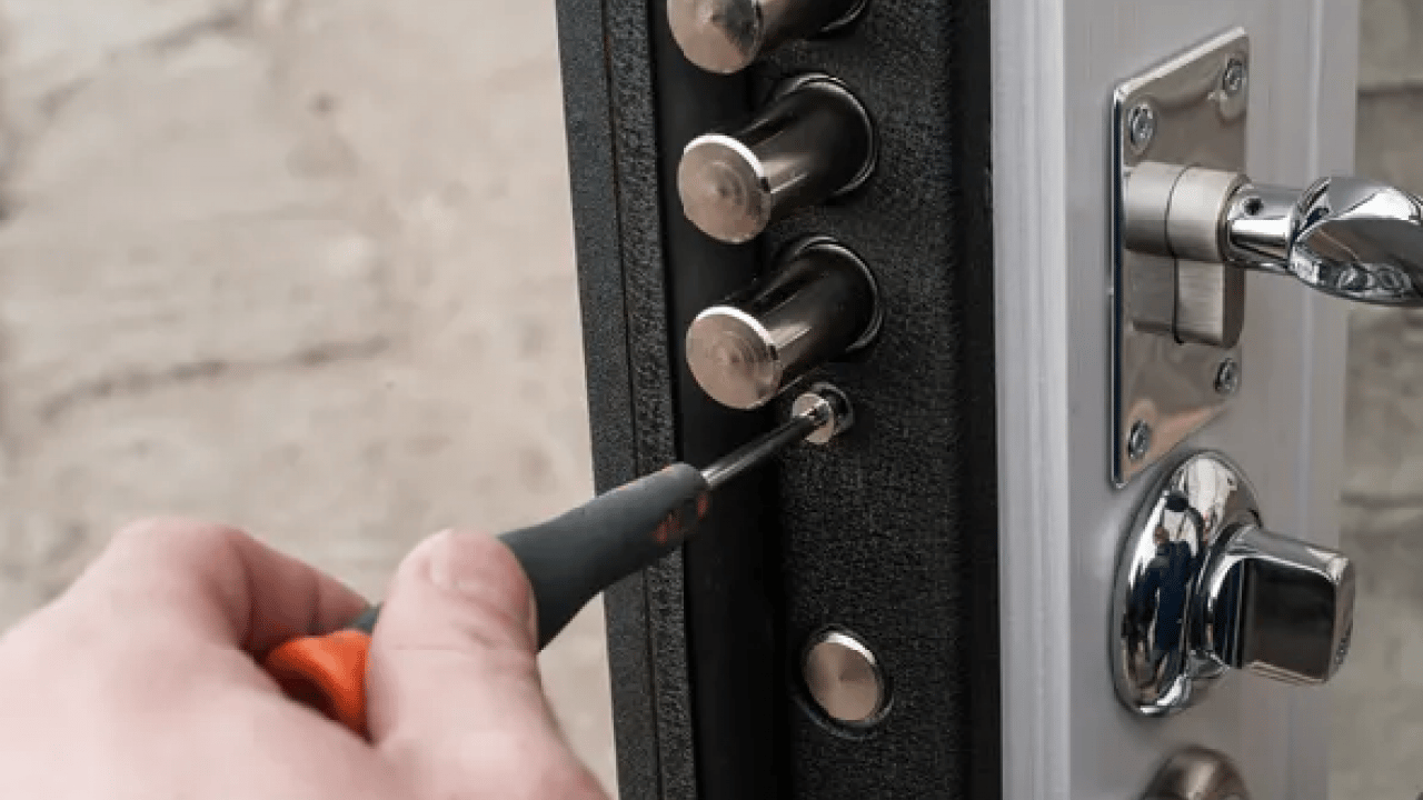 Foto - Kapı kilidindeki bu işarete dikkat! Ev güvenliğinde tüm dikkatinizi gelişmiş alarm...