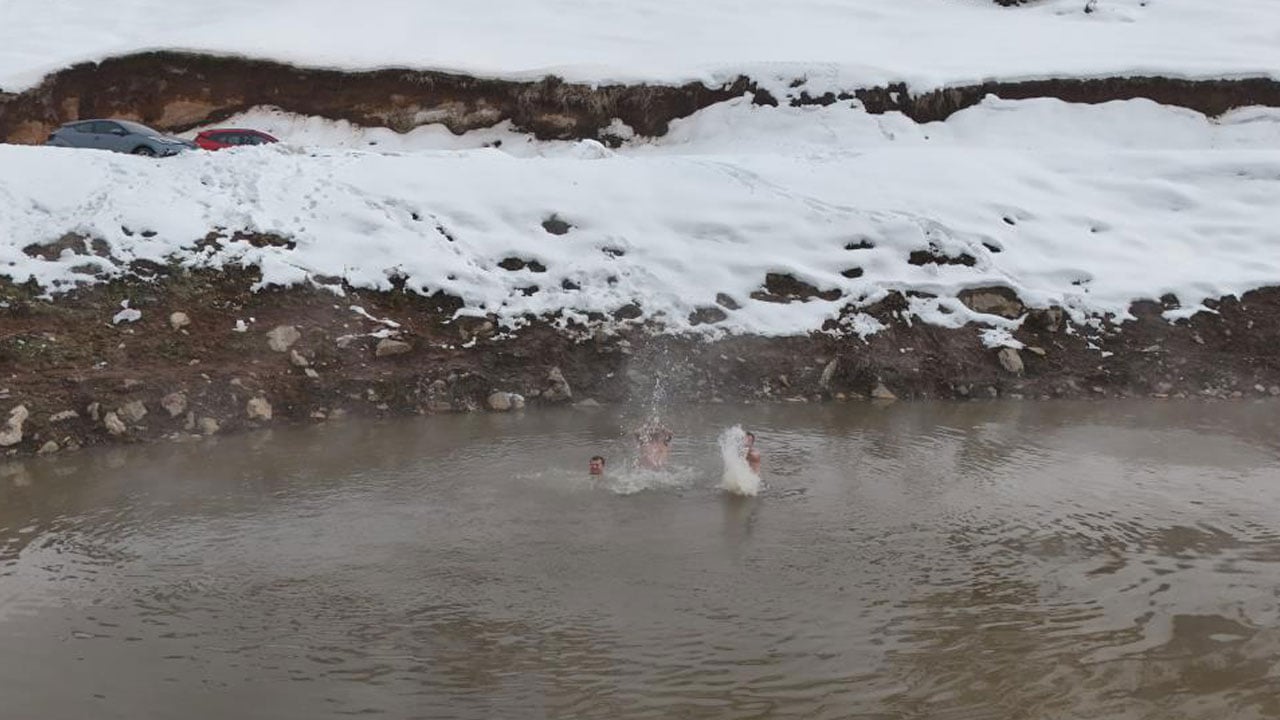 Foto - Kar 1 metre, hava eksi 25! Kışın ortasında şaşırtan manzara