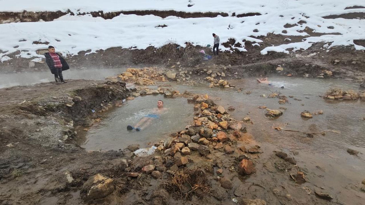Foto - Kar 1 metre, hava eksi 25! Kışın ortasında şaşırtan manzara