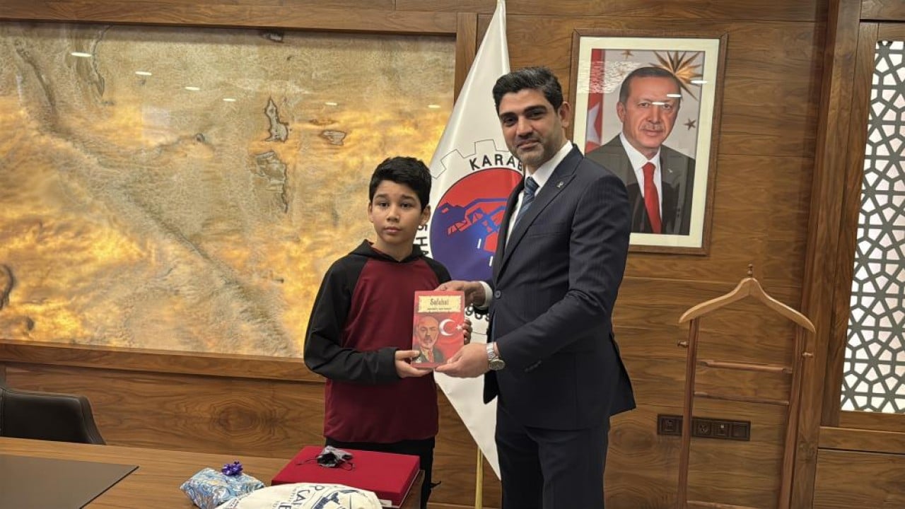 Foto - Kar altında İstiklal Marşı’nı okumuştu! Türkmen öğrencinin milli duyarlılığı ödülle taçlandı