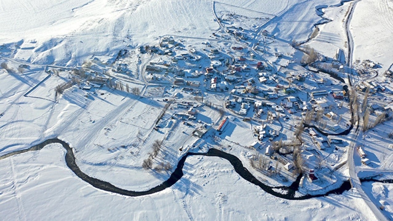 Foto - Kar altındaki menderesler hayvancılığın can suyu