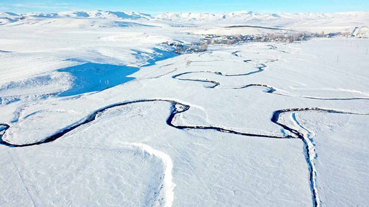 Foto - Kar altındaki menderesler hayvancılığın can suyu