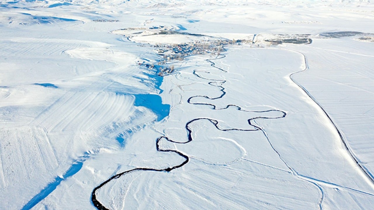 Foto - Kar altındaki menderesler hayvancılığın can suyu