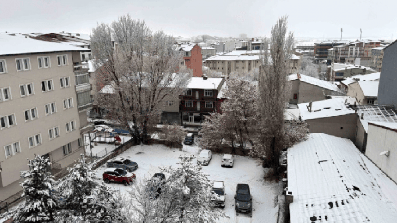 Kar bastırdı! Birçok il kara kışa teslim oldu