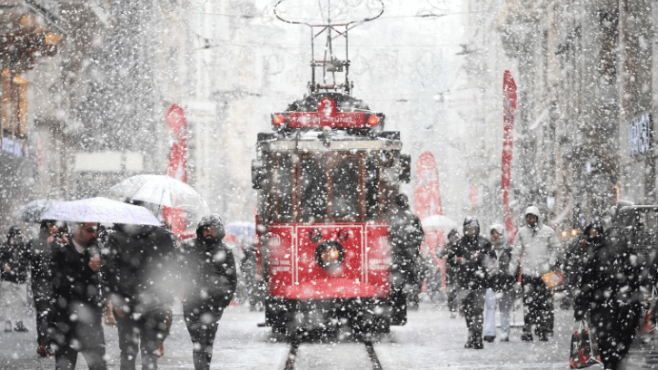 Kar bitti diye üzülmeyin! İstanbul için yeni tarih verildi