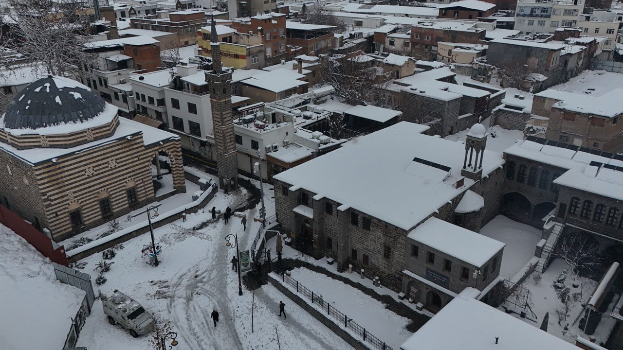Foto - Kar Diyarbakır’a çok yakıştı! 10 bin yıllık miras beyaza büründü