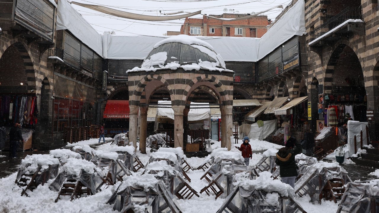 Foto - Kar Diyarbakır’a çok yakıştı! 10 bin yıllık miras beyaza büründü
