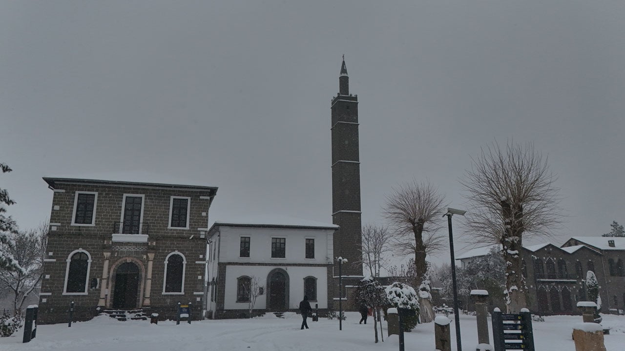 Foto - Kar Diyarbakır’a çok yakıştı! 10 bin yıllık miras beyaza büründü