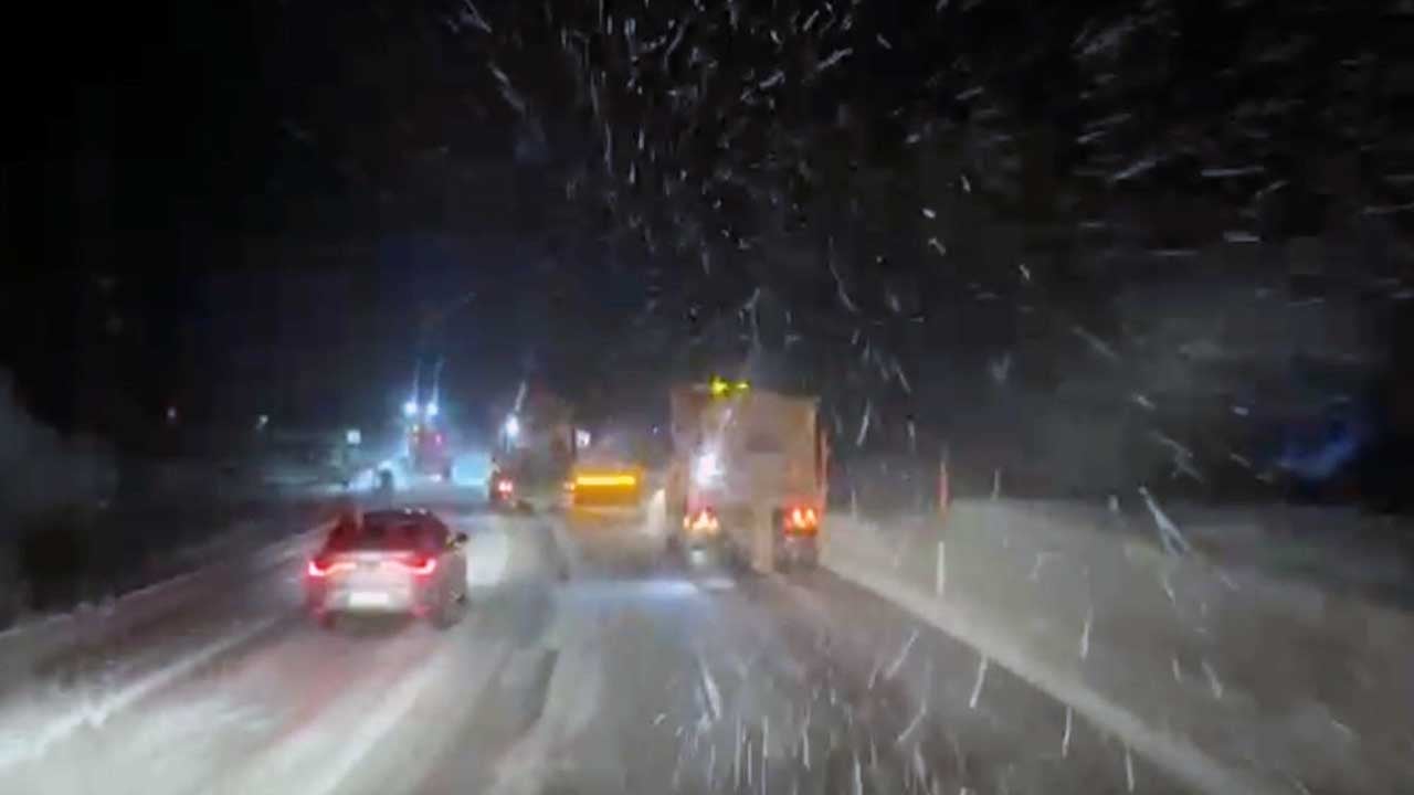 Foto - Kar etkisini gösterdi! Yetkililer sürücüleri uyardı