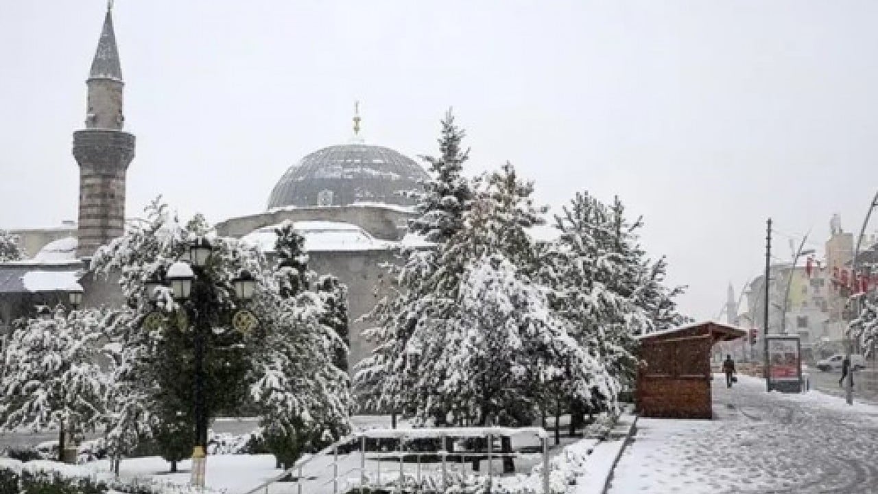 Foto - Kar etkisini göstermeye başladı! Kalınlık 20 santimi buldu!