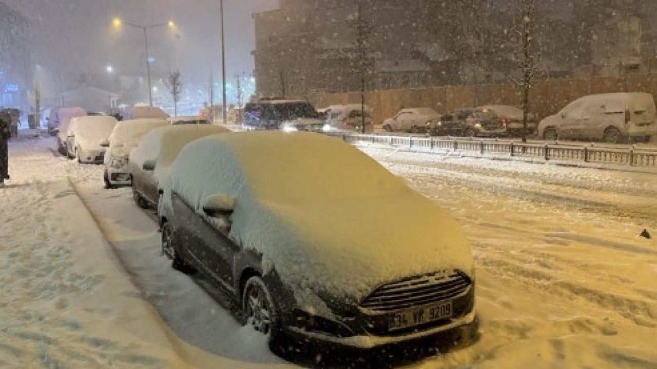 Foto - Kar etkisini göstermeye başladı! Kalınlık 20 santimi buldu!