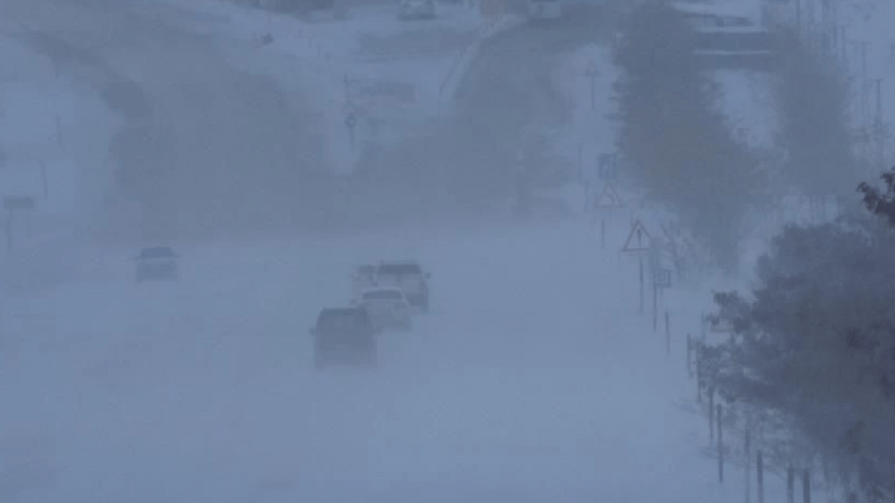 Foto - Kar etkisini sürdürüyor! Çok sayıda yerleşim yolu kapandı