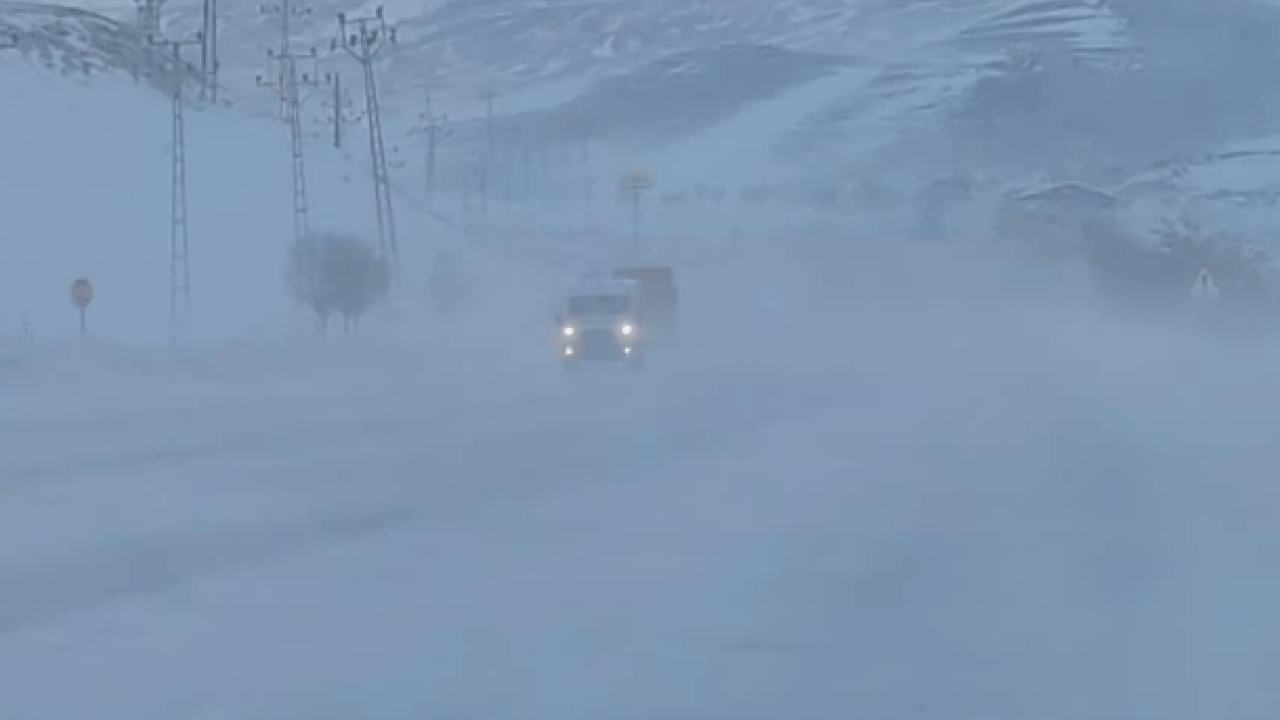 Foto - Kar etkisini sürdürüyor! Çok sayıda yerleşim yolu kapandı
