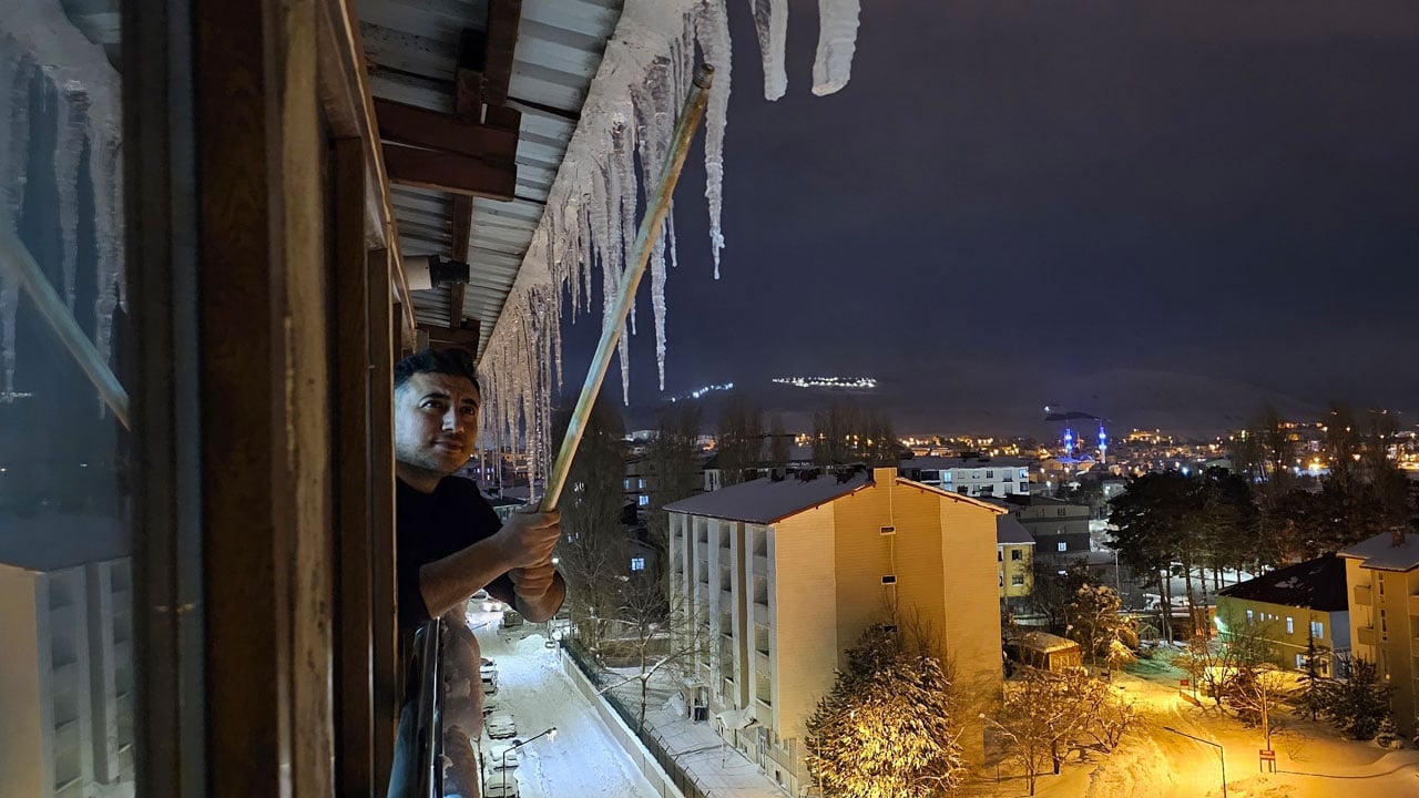 Foto - Kar gitti, tehlike kaldı! Burası Sibirya değil Tatvan
