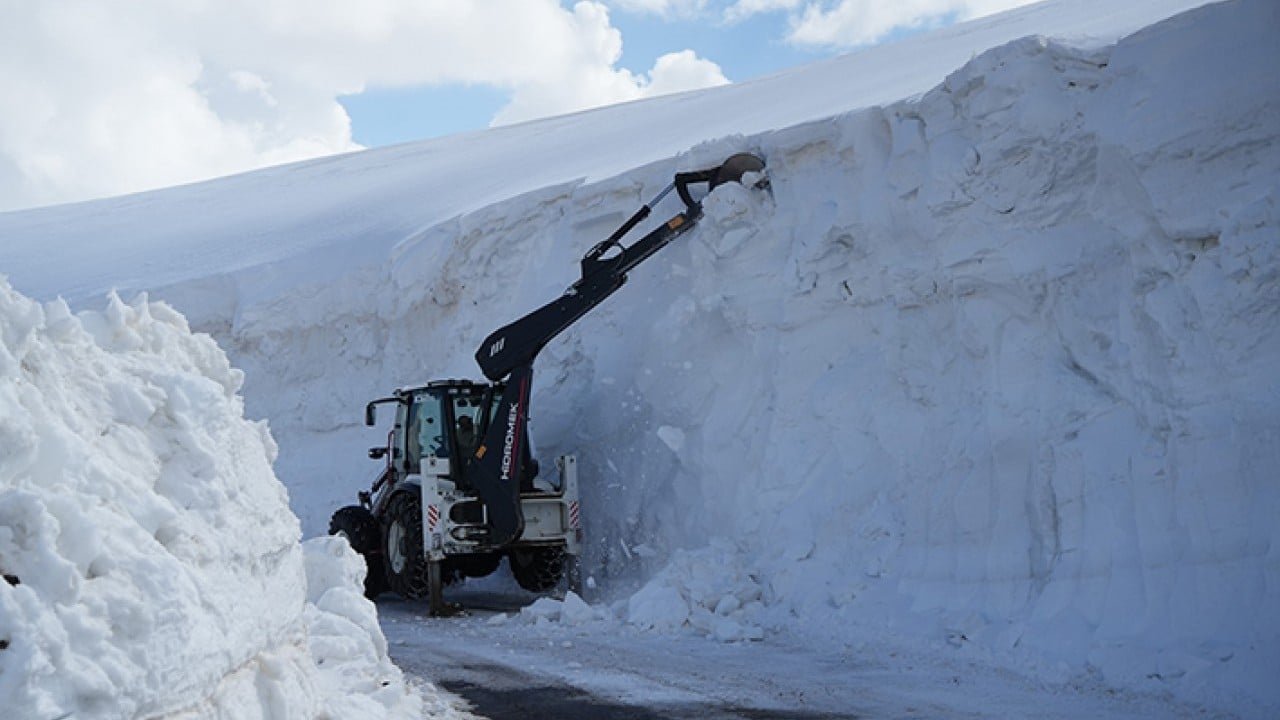 Kar kalınlığı 6 metreyi aştı