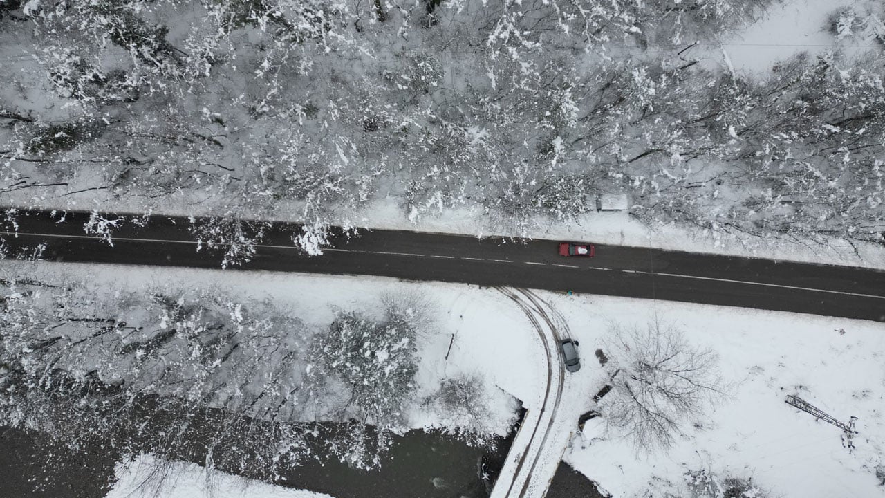 Foto - Kar yağınca masala döndü! "Ağaç tünel yol" büyüledi