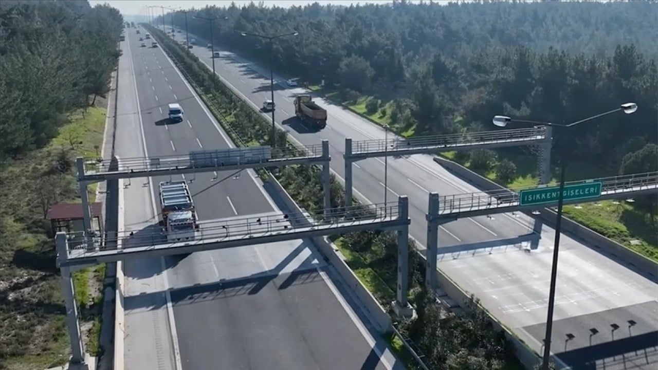 Foto - Kara yolları ‘akıllı’ ve ‘güvenli’ dönüşüm atağına geçti