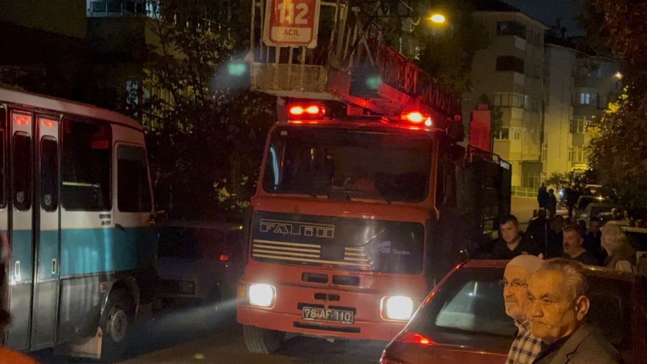 Foto - Karabük'te korku dolu anlar! Vatandaşlar sokağa döküldü