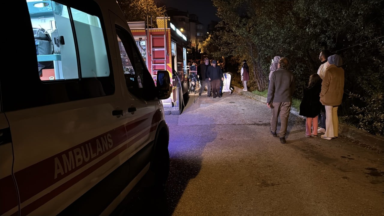 Foto - Karabük'te korku dolu anlar! Vatandaşlar sokağa döküldü