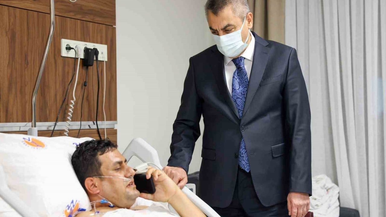 Foto - Karaciğeri parçalanmıştı… Öğrencisinin vurduğu müdür yoğun bakımdan çıktı! Bakan Tekin’den moral telefonu