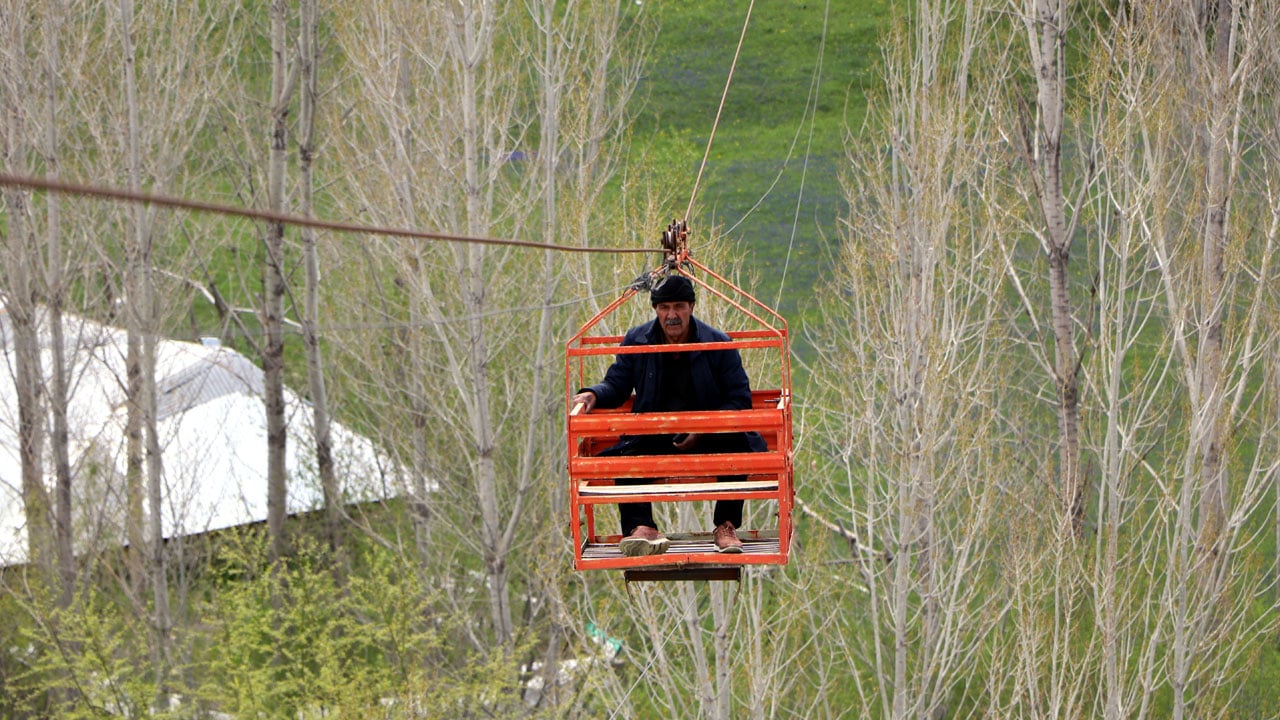 Foto - Karadeniz'de gördü Van'da yaptı! Yarım saatlik yolu 40 saniyeye indirdi