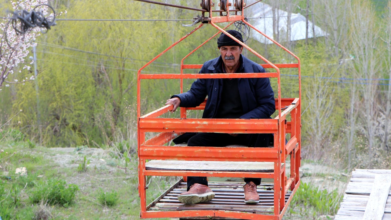 Foto - Karadeniz'de gördü Van'da yaptı! Yarım saatlik yolu 40 saniyeye indirdi