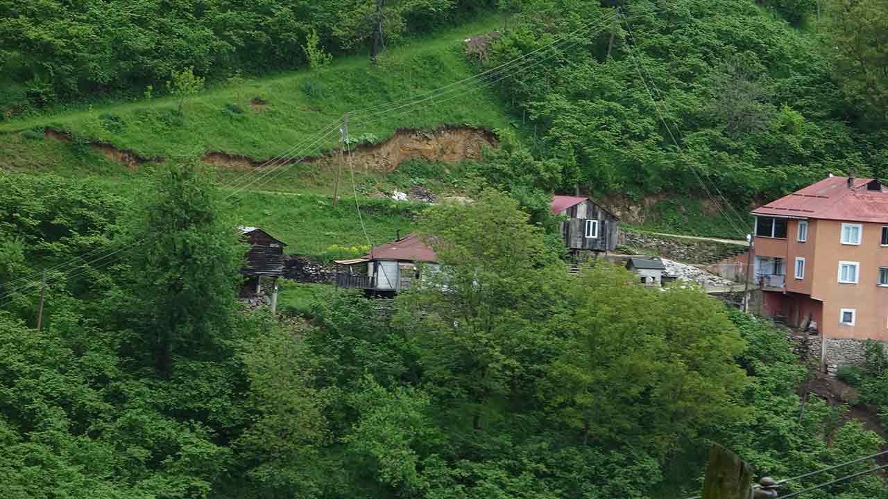 Foto - Karadeniz'de heyelan alarmı! Evler tahliye edildi