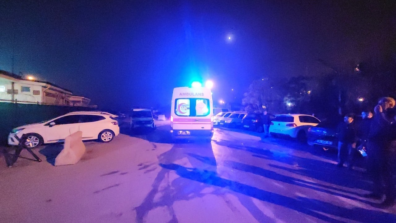Foto - Karadeniz’de saldırıya uğrayan Türk teknesindeki yaralılara denizde müdahale