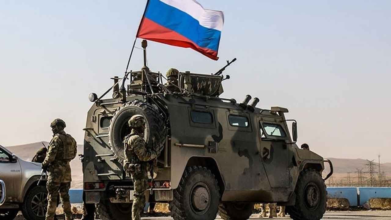 Foto - Karadeniz'de sıcak saatler! Petrol rafinerisi vuruldu