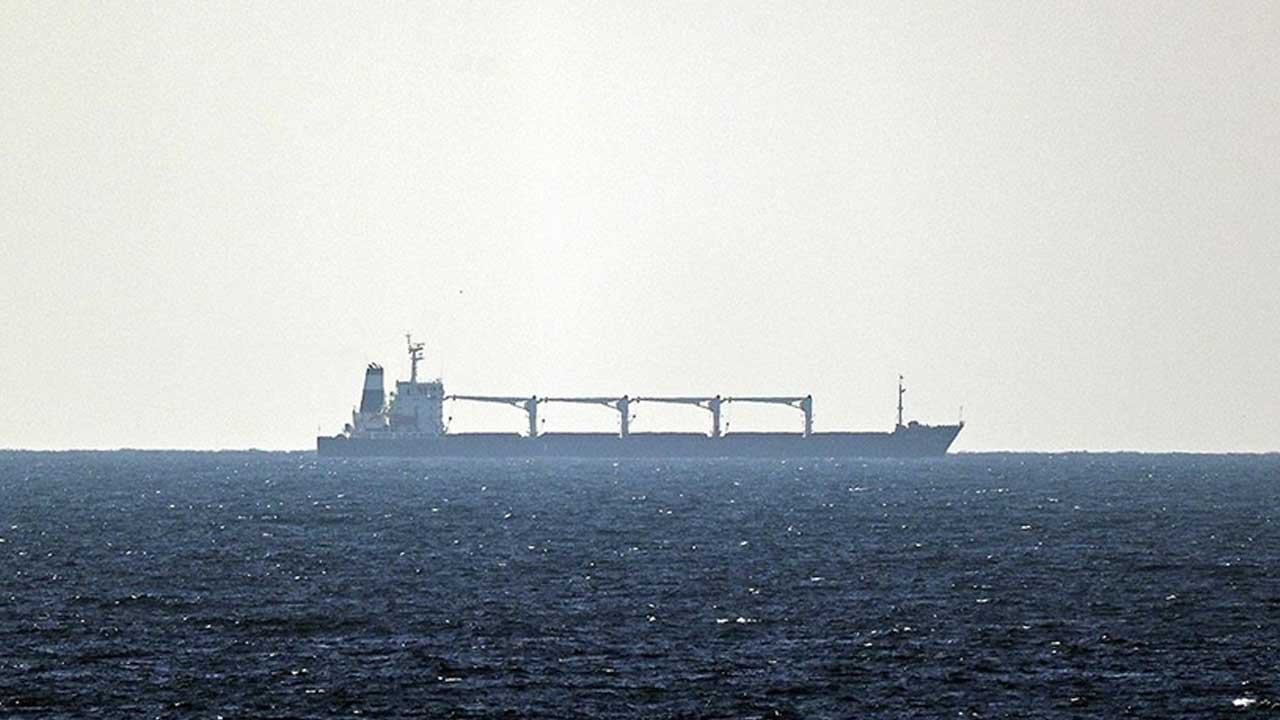 Foto - Karadeniz'de sular ısındı! Rusya'ya ait gemiye el konuldu