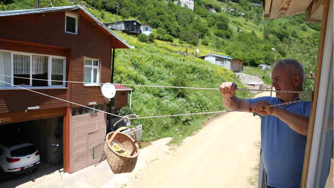 Foto - Karadenizli yine yaptı yapacağını: Yeşilin göbeğinde göz kamaştıran ev
