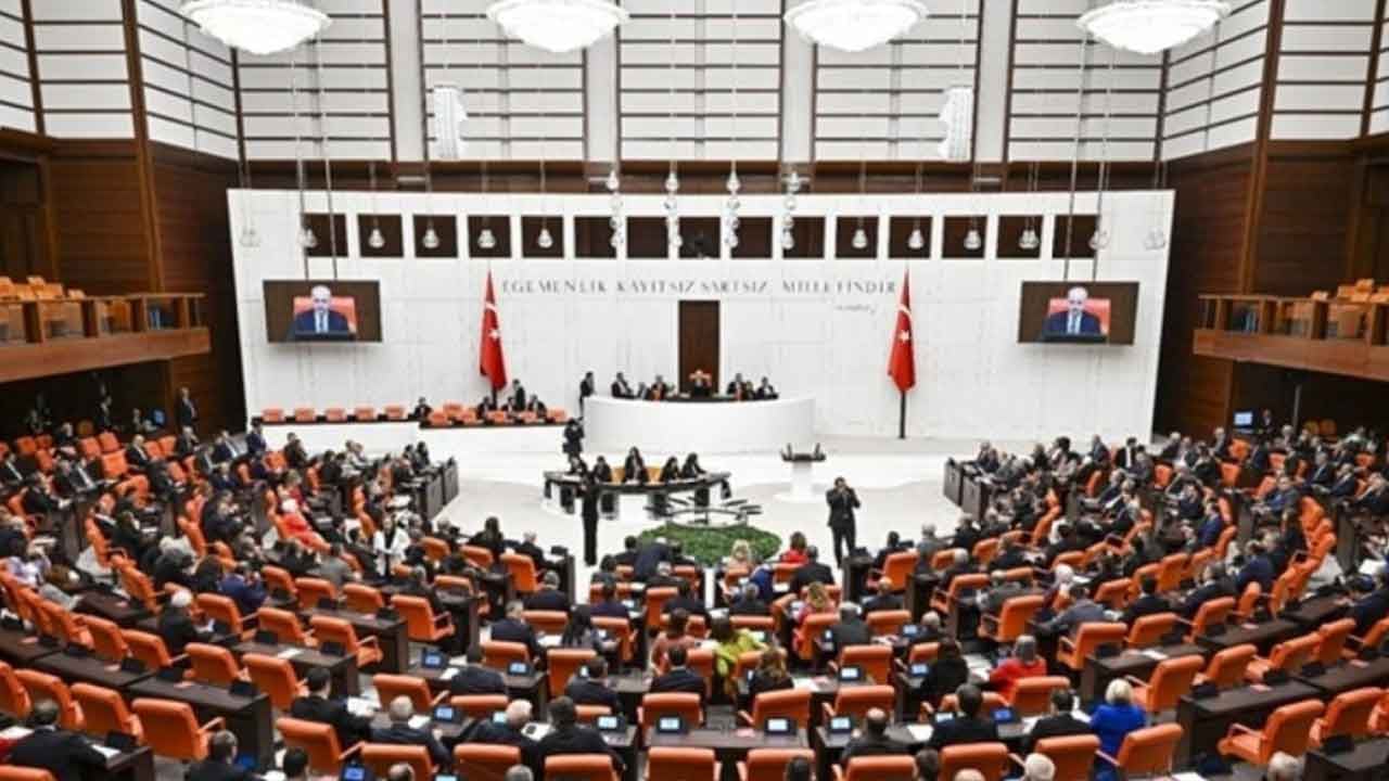 Foto - Karar’ın tesettürlü yazarı Saliha Sultan'ın derdine bakın