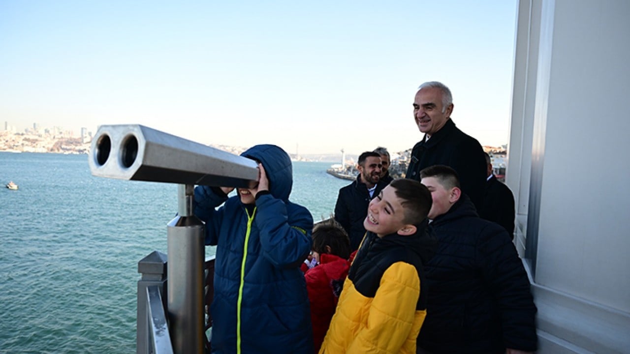 Foto - Kardan Kız Kulesi yapan çocukları Kız kulesi'nde ağırladı