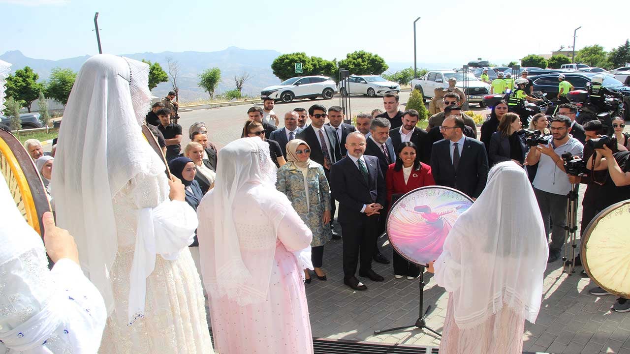 Foto - Kardeşlik yürüyüşüne Şırnak’tan tarihi imza! 80 ilden gelen kahramanların aileleri terörün defterini dürmek için Sefine’de buluşuyor!
