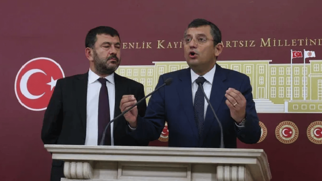Foto - Kargo kutusundan 100 bin dolar çıktı: CHP’de 