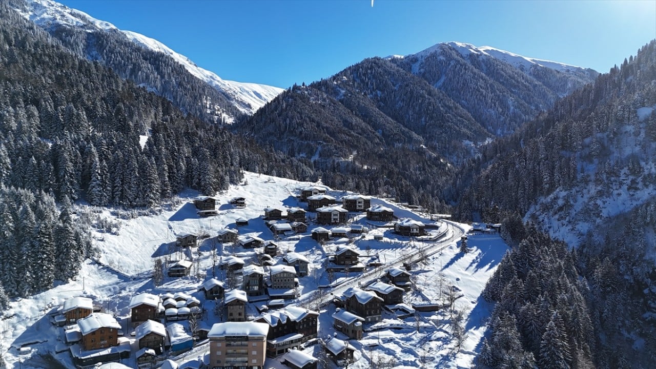 Foto - Karla kaplı ünlü Ayder Yaylası dronla böyle görüntülendi
