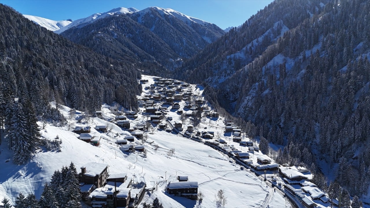 Foto - Karla kaplı ünlü Ayder Yaylası dronla böyle görüntülendi