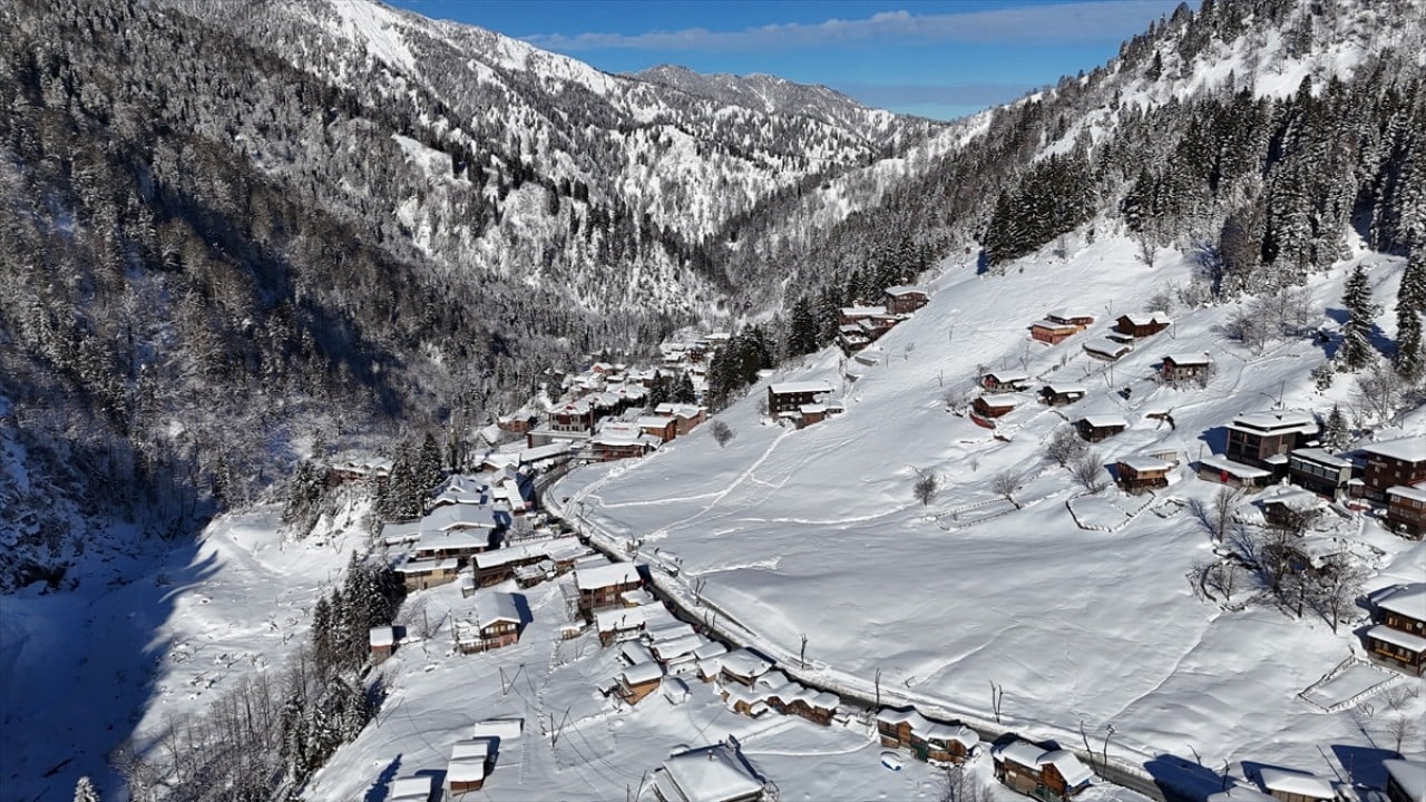 Foto - Karla kaplı ünlü Ayder Yaylası dronla böyle görüntülendi