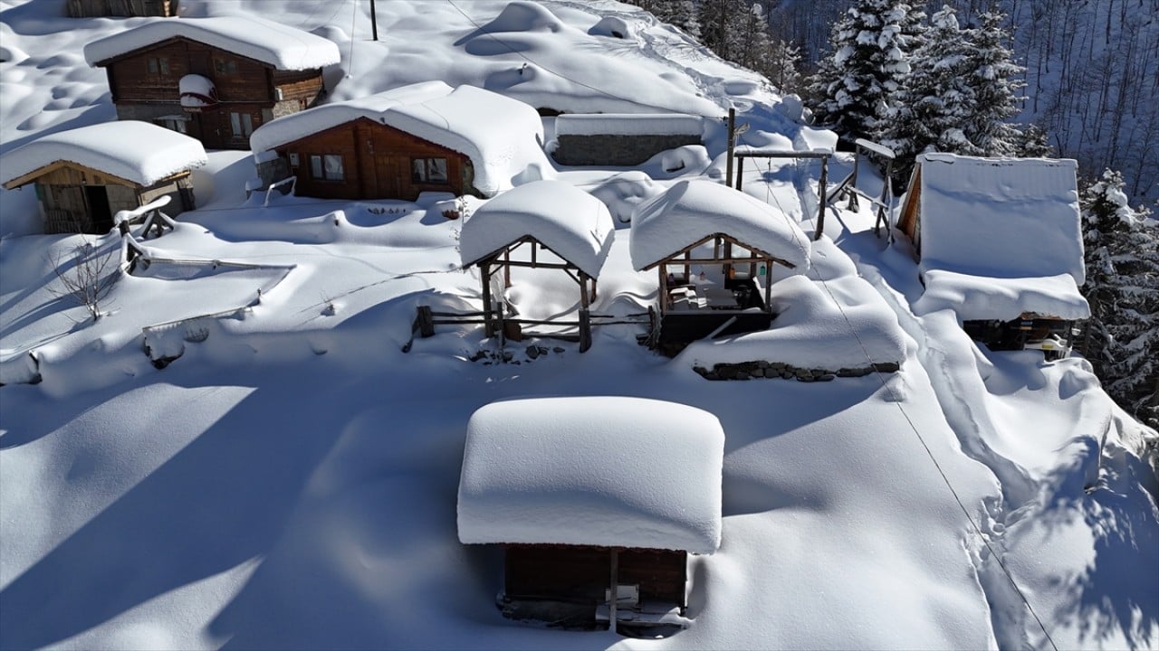 Foto - Karla kaplı ünlü Ayder Yaylası dronla böyle görüntülendi